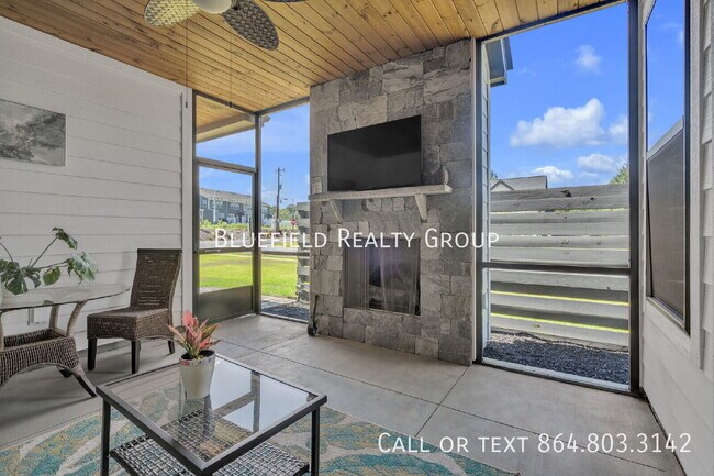 Building Photo - 2 Winding Rock Rd