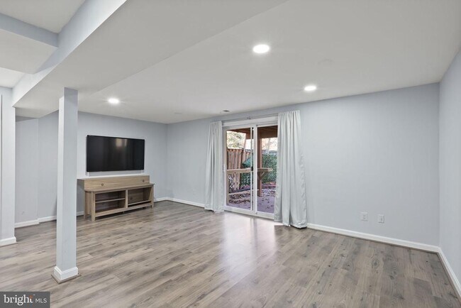 Building Photo - 6446 Shannon Station Ct