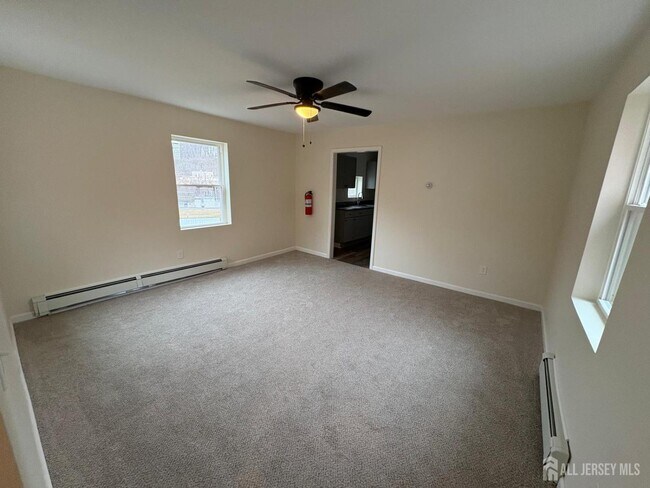 Building Photo - 786 S Main St