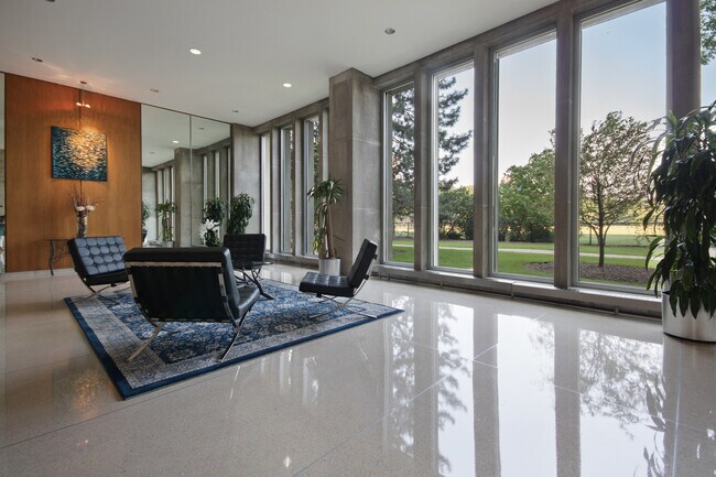 Building Photo - 4800 S Chicago Beach Dr