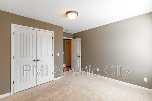 Building Photo - 8802 Mckenzie Farm Dr