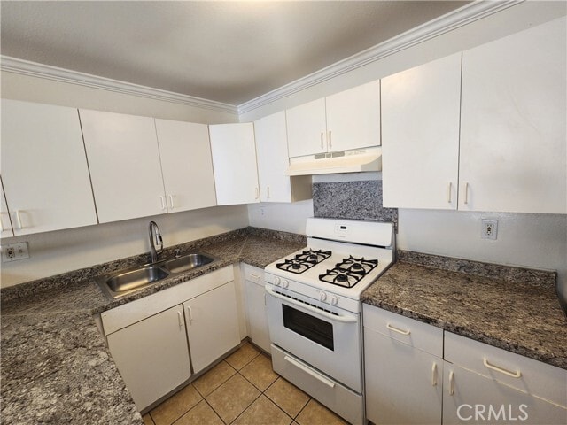 Building Photo - 14006 Vanowen St