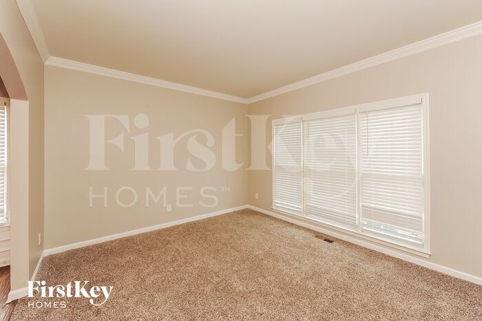 Building Photo - 2636-2633 3 Wood Dr