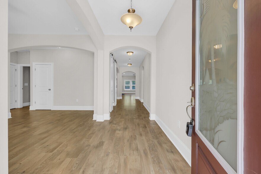 Building Photo - 1758 Edgewood Dr