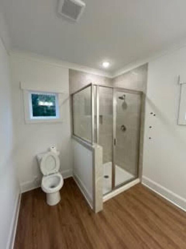 Building Photo - "Brand New Construction" 1 mile from Campus and Downtown