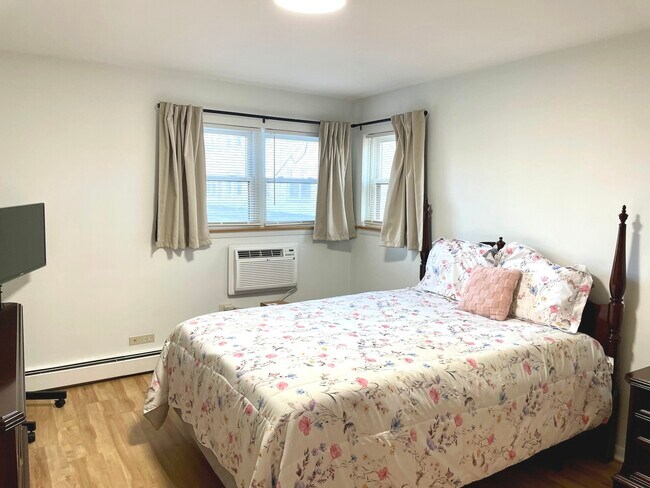 Building Photo - 1539 Park Ave