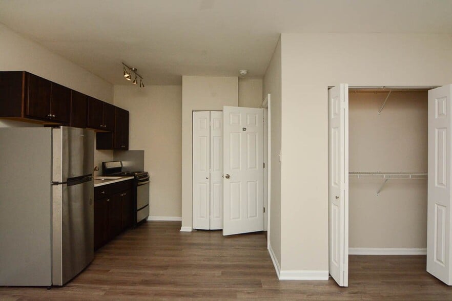 Building Photo - 1627 N Humboldt Blvd