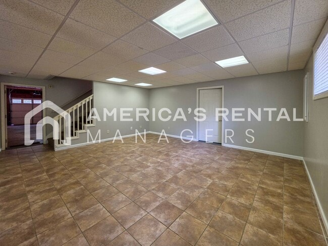 Building Photo - Deposit Pending! - Private Estate Living on Over 3 Acres! Available to view NOW!