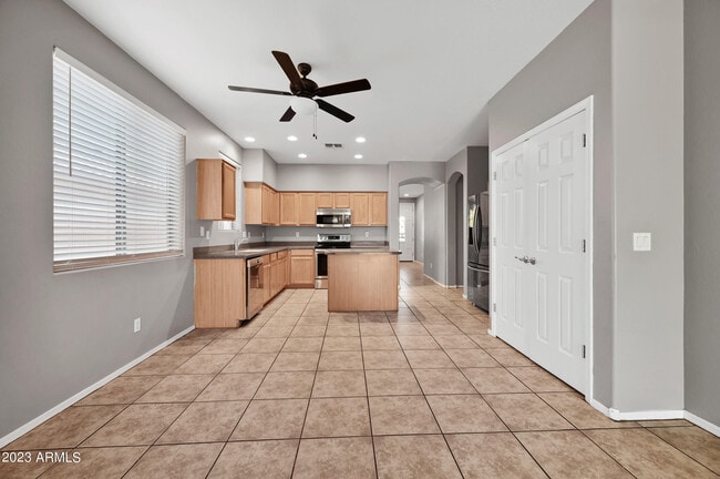 Building Photo - 18165 W Canyon Ln