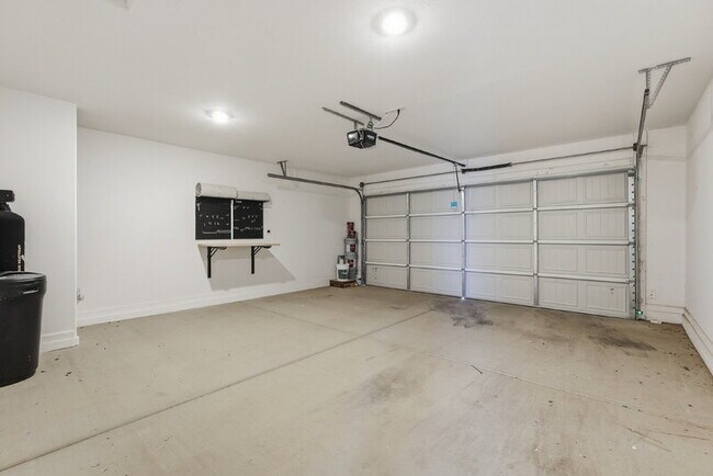 Building Photo - 12168 E Sunflower Ln