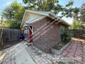 Building Photo - 601 1/2 S Emerson St-