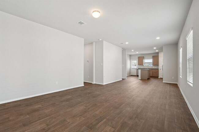 Building Photo - 125 Honeybee Ln