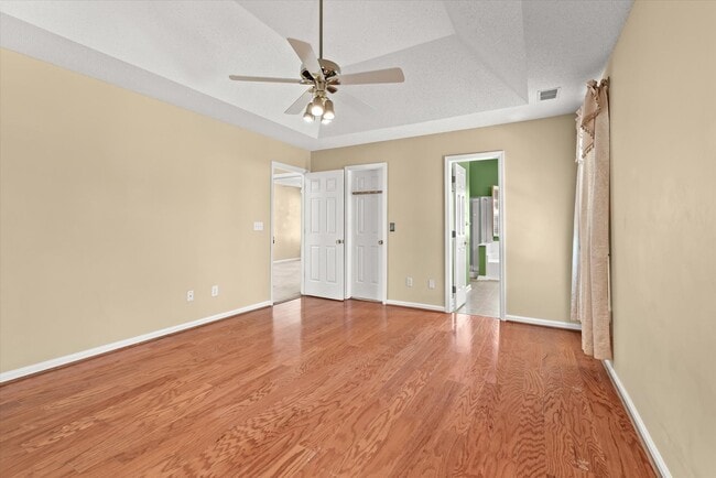Building Photo - 3 BR, 2.5 BA, 2 Car Garage -- Charleston N...