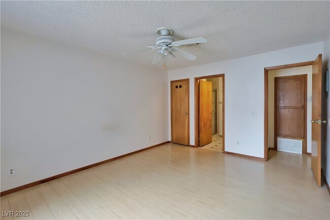 Building Photo - 6625 W Tropicana Ave