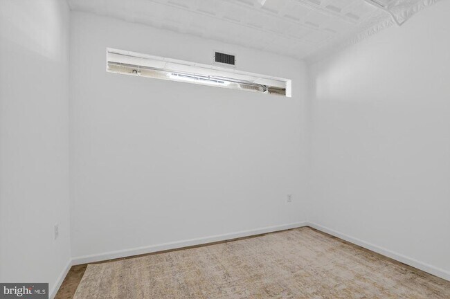 Building Photo - 2512 E Lehigh Ave