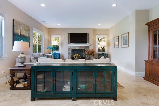 Building Photo - 4731 Oceanridge Dr