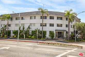 Building Photo - 8490 Fountain Ave