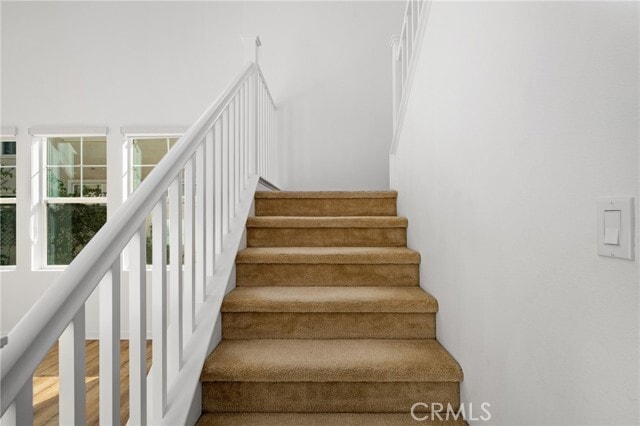 Building Photo - 947 Aurora Ln