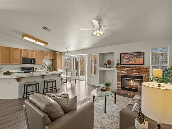 Building Photo - 1411 Raeburn Way