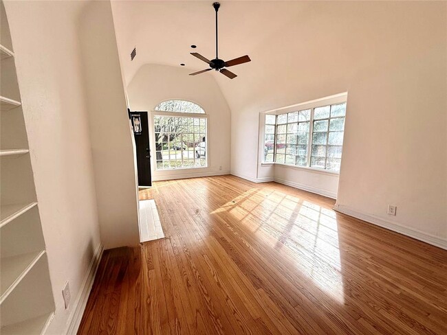 Building Photo - 415 NW 33rd St