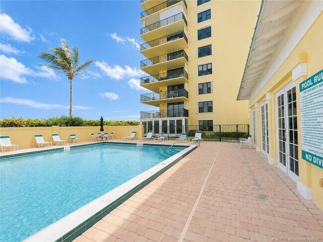 Building Photo - 7380 S Ocean Dr