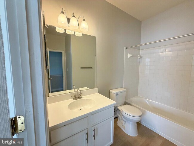 Building Photo - 8316 Green Grass Rd