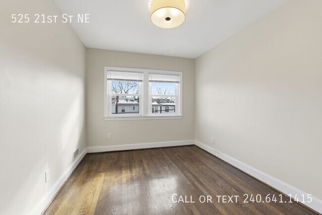 Building Photo - 525 21st St NE