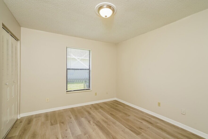 Building Photo - 6514 Flora Way