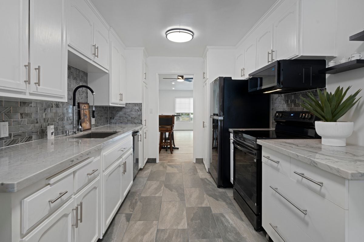 Building Photo - 22123 Main St