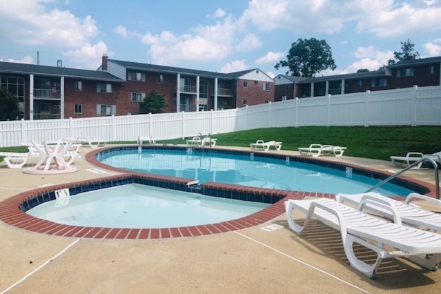 Primary Photo - Belmont Village Apartments