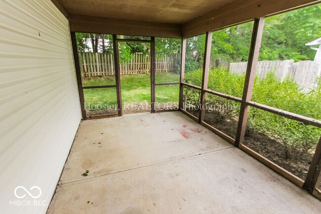 Building Photo - 14610 Village Park E Dr