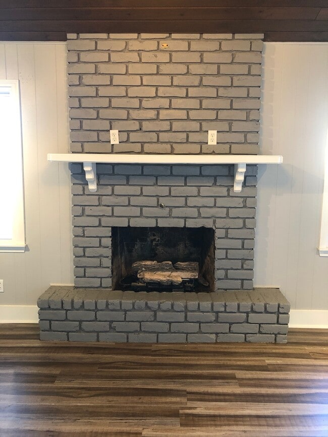 Building Photo - Beautiful  4 bedroom Remodeled Home in Ravenwood  Springfield MO