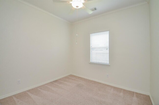 Building Photo - 7706 Bayou Green Ln