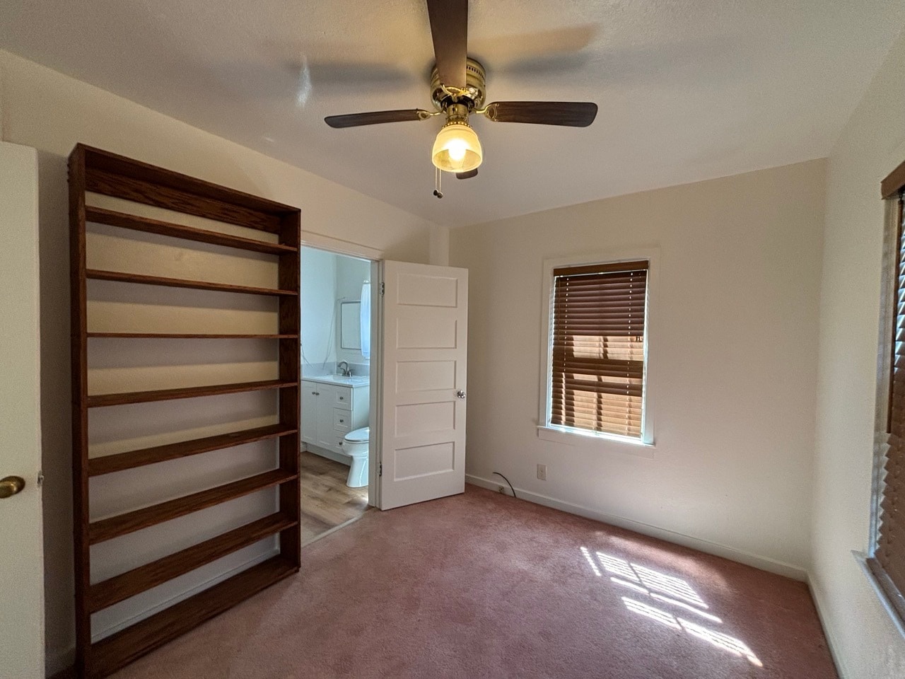 Building Photo - 582 Olivene Ct