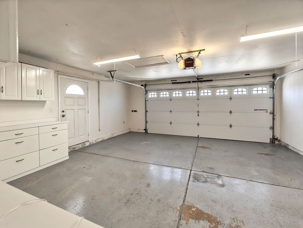 Building Photo - 2086 Fairway Glen Dr