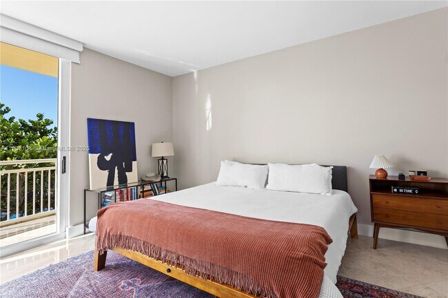 Building Photo - 2475 Brickell Ave