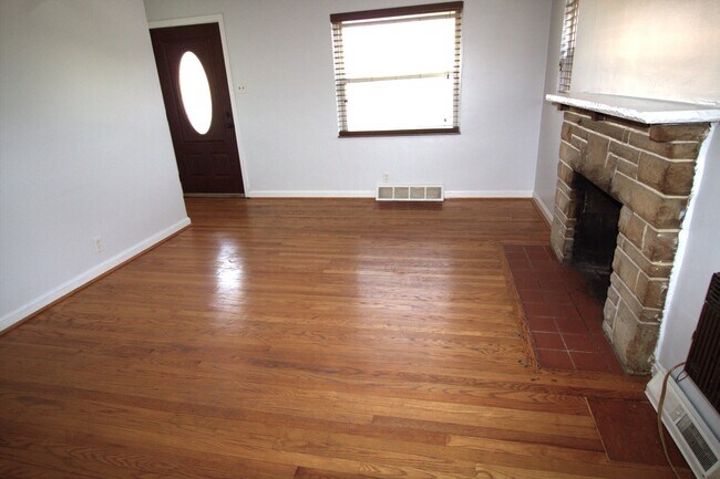 Building Photo - 7823 Camargo Rd