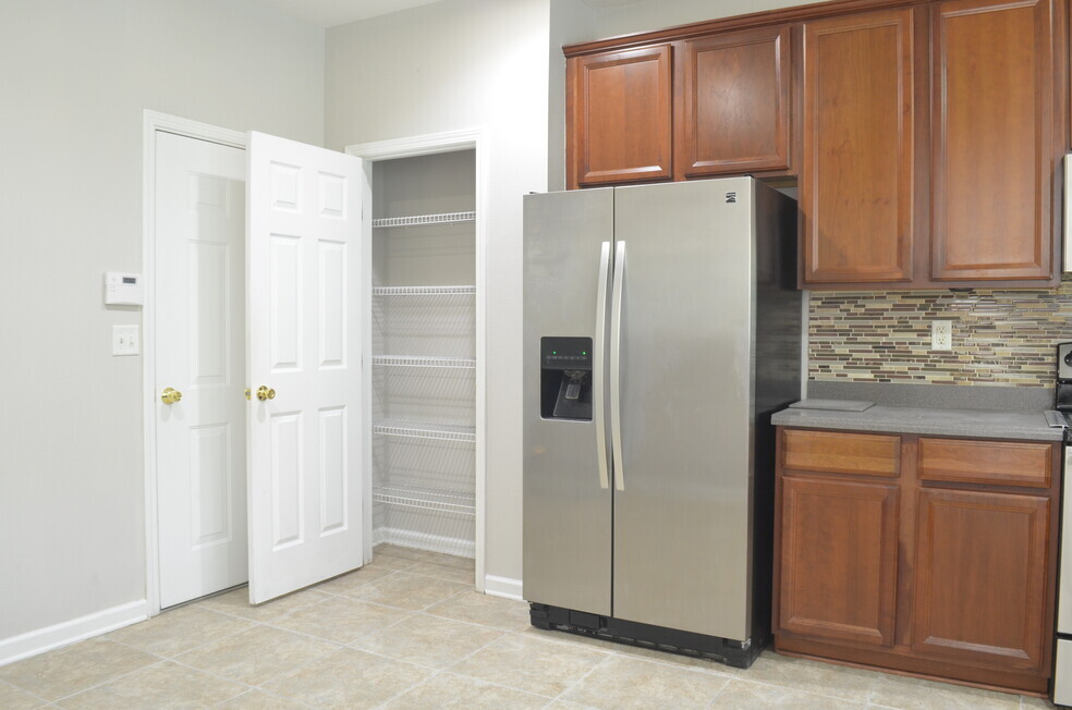 Kitchen - 11097 Castlemain Cir S