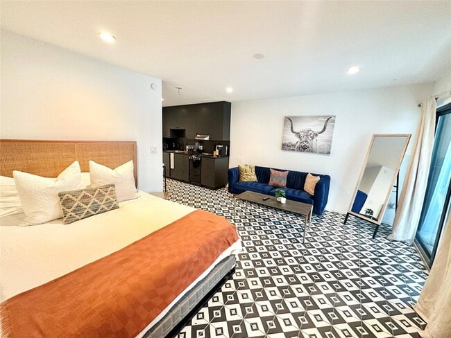 Building Photo - 201 Academy Dr