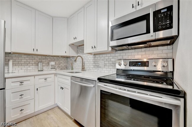 Building Photo - 8110 S Woods Cir