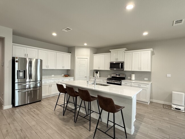 Building Photo - 6705 Hooper Wy