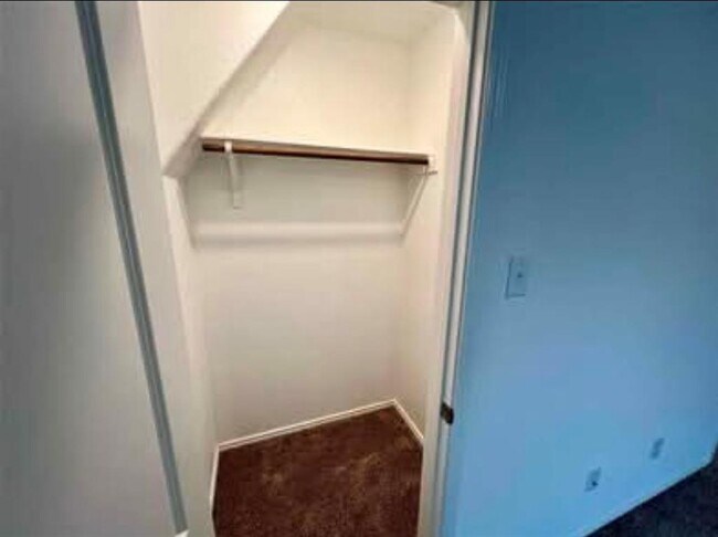 Building Photo - 420 Halfmoon Dr