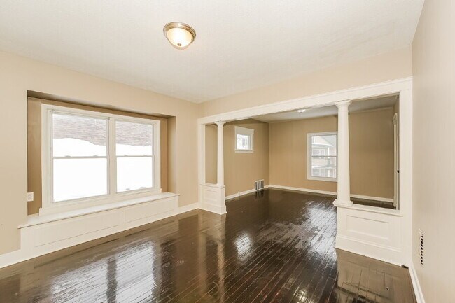 Building Photo - 3870 W 19th St