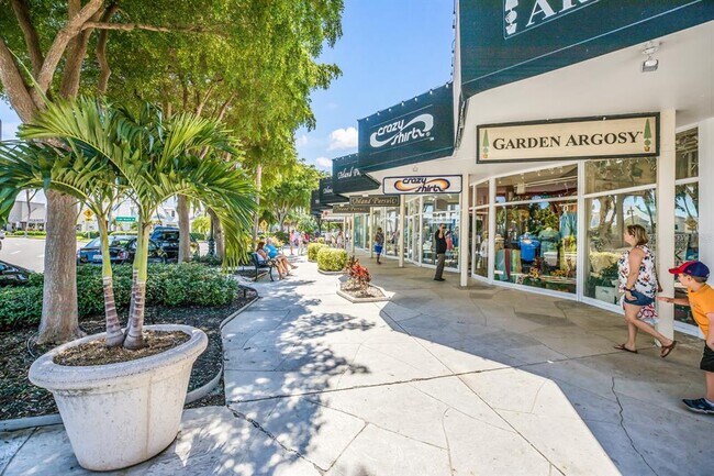 Building Photo - 1750 Benjamin Franklin Dr