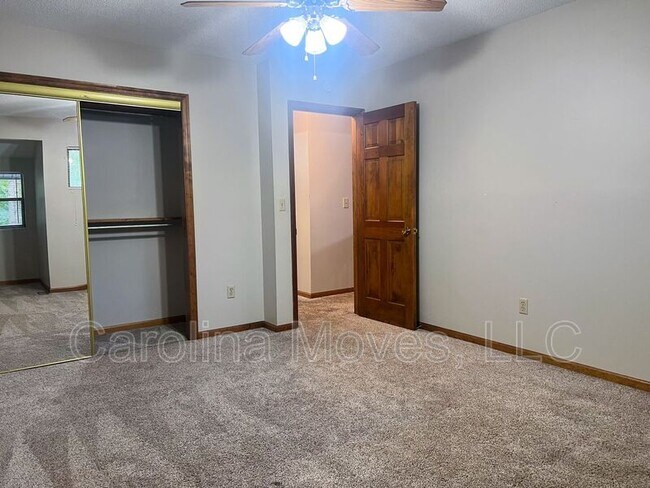 Building Photo - 214 Brookside Dr