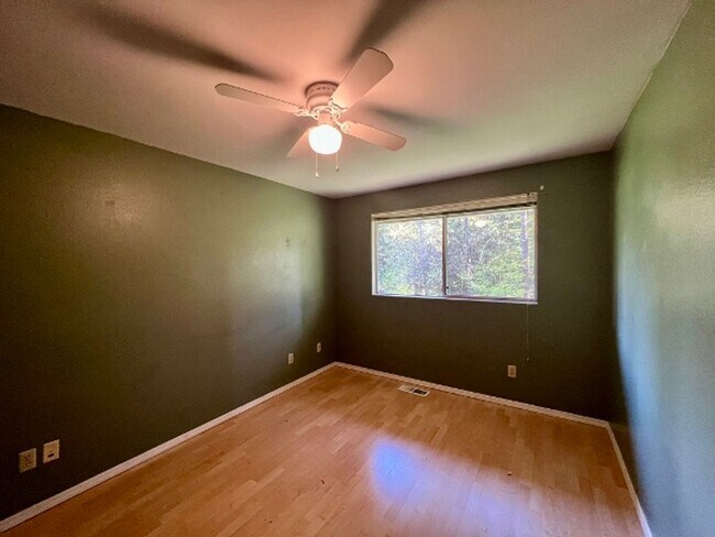 Building Photo - Black Lake Access! W/S/G Included