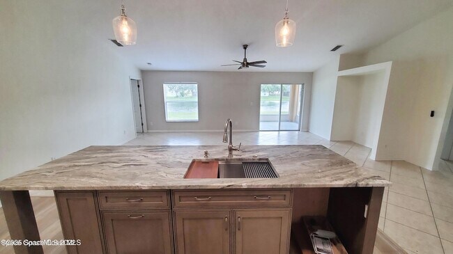 Building Photo - 5321 Cinnamon Fern Blvd