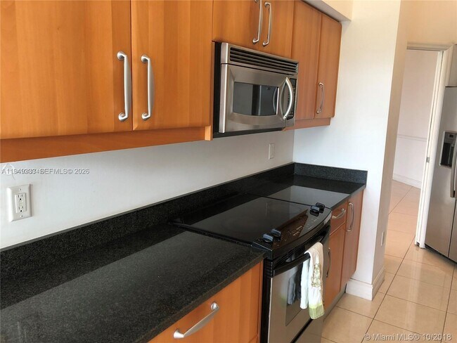 Building Photo - 16500 Collins Ave