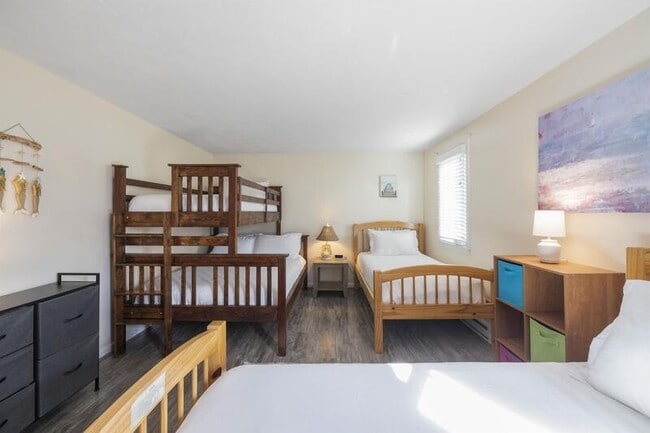 Building Photo - 16 Grasshopper Ln