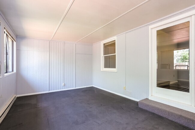 Building Photo - 824 Kimball Rd